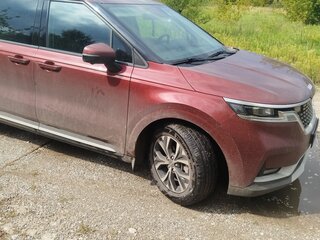 2022 Kia Carnival IV, красный, 3970000 рублей, вид 1