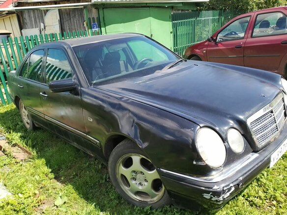 1996 Mercedes-Benz E-Класс 230 II (W210, S210), синий, 200000 рублей - вид 1