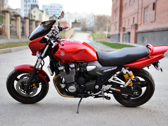 2008 Yamaha XJR1300, красный - вид 2
