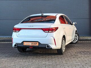 2022 Kia Rio IV Рестайлинг, белый, 1549000 рублей, вид 4