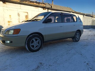 1997 Toyota Ipsum I (M10), белый, 600000 рублей, вид 2