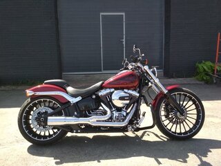 2017 Harley-Davidson Breakout, красный, 1800000 рублей, вид 5