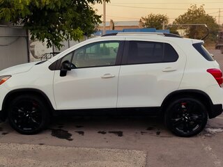 2020 Chevrolet Trax I Рестайлинг, белый, 1400000 рублей, вид 3