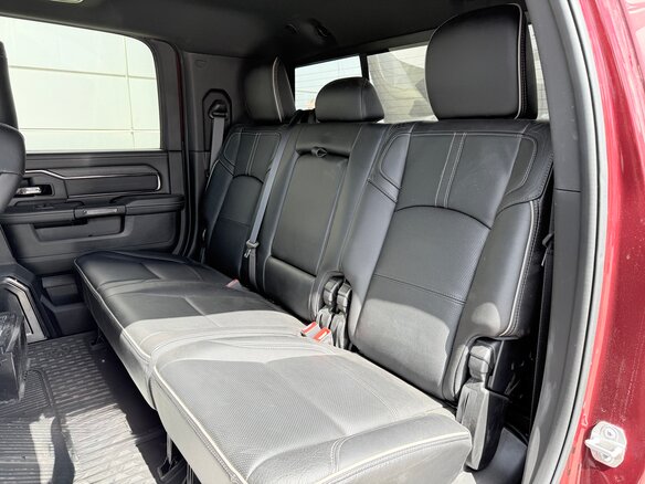 2023 RAM 3500, пурпурный, 16750000 рублей - вид 30
