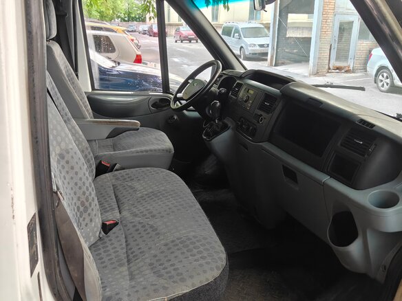 2009 Ford Transit, белый, 1400000 рублей - вид 5