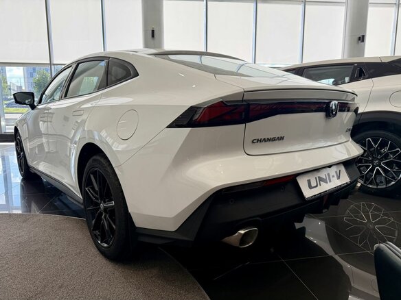 2024 Changan UNI-V I, белый, 3329900 рублей - вид 5