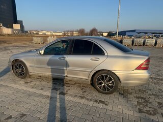 2000 Mercedes-Benz C-Класс 200 II (W203), серебристый, 445000 рублей, вид 2