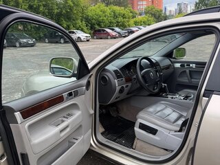 2005 Volkswagen Touareg I, бежевый, 700000 рублей, вид 5