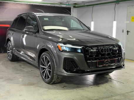 2024 Audi Q7 45 TFSI II (4M) Рестайлинг 2, серый, 8290000 рублей, вид 4