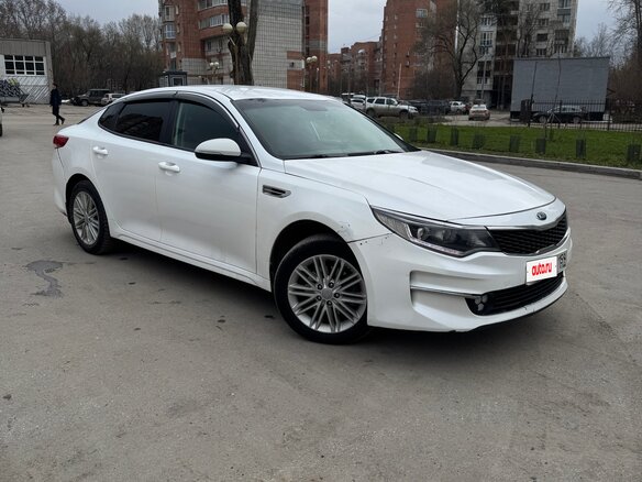 2017 Kia Optima IV, белый, 800000 рублей - вид 1