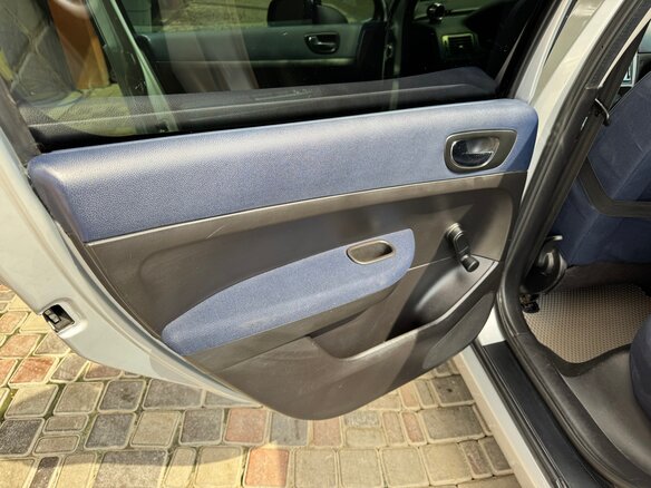 2004 Peugeot 307 I, серый, 285000 рублей - вид 15