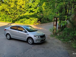 2012 Kia Rio 5-speed III, серебристый, 770000 рублей, вид 4