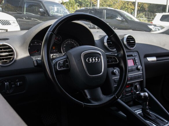 2011 Audi A3 II (8P) Рестайлинг 2, белый - вид 10