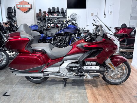 2023 Honda GL 1800 Gold Wing, красный, 2999000 рублей, вид 3