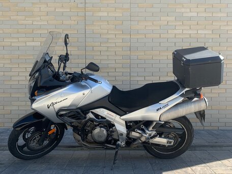 2004 Suzuki V-Strom 1000, серебристый, 350000 рублей, вид 1