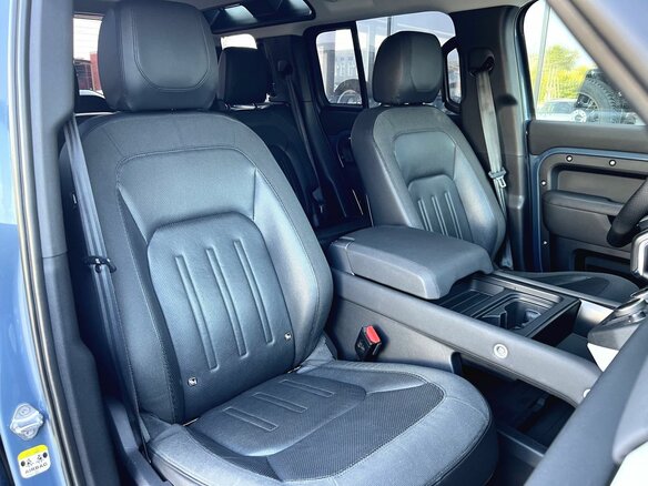 2021 Land Rover Defender 110 II, синий - вид 30