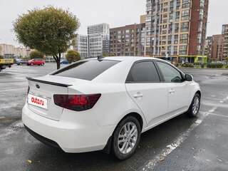 2011 Kia Cerato 6-speed II, белый, 800000 рублей, вид 4