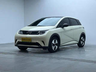 2023 BYD Dolphin 44.9 kWh I, бежевый, 1350678 рублей, вид 1