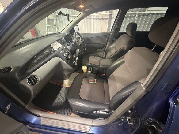 2002 Mitsubishi Airtrek I, синий, 400000 рублей - вид 9