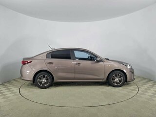 2021 Kia Rio IV Рестайлинг, серый, 1715000 рублей, вид 4