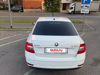 2017 Skoda Octavia III (A7) Рестайлинг, белый, 950000 рублей, вид 3