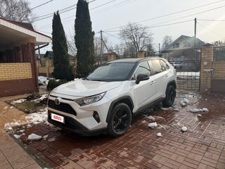 2021 Toyota RAV4 V (XA50), чёрный, 3850000 рублей, вид 1