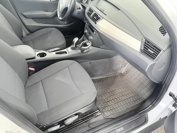 2014 BMW X1 20i I (E84) Рестайлинг, белый - вид 13