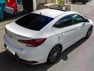 2019 Hyundai Avante VI Рестайлинг, белый, 2390000 рублей, вид 2