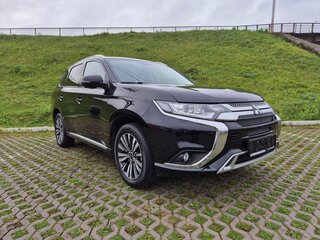 2022 Mitsubishi Outlander III Рестайлинг 3, чёрный, 2650000 рублей, вид 1