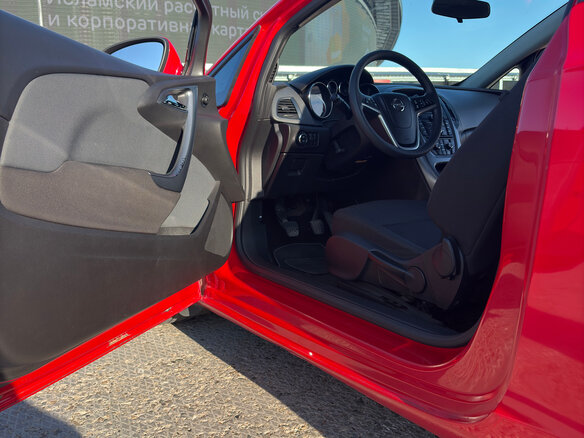 2014 Opel Astra GTC J Рестайлинг, красный, 739000 рублей - вид 8