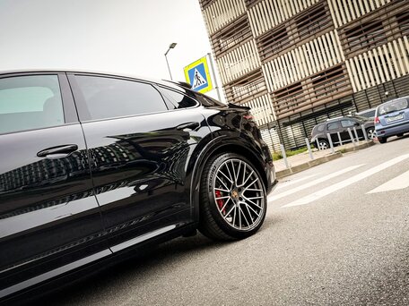 2021 Porsche Cayenne Coupé III, чёрный, 8900000 рублей, вид 2