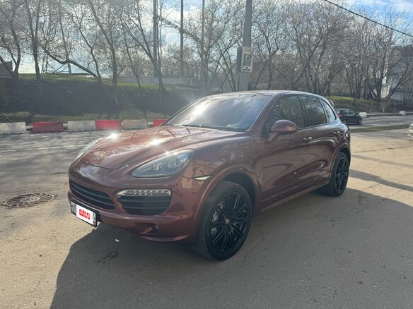 2013 Porsche Cayenne S II (958), коричневый, 3500000 рублей - вид 1