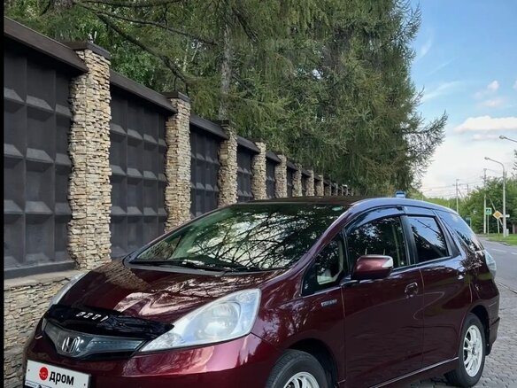 2013 Honda Fit Shuttle I, красный, 1000000 рублей