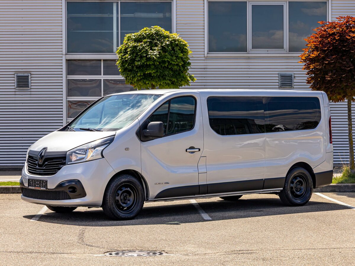 Открыть фотографии: Renault Trafic III