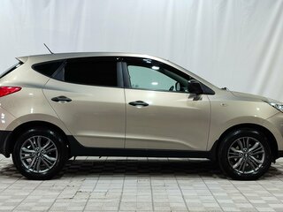 2010 Hyundai ix35 I, бежевый, 950000 рублей, вид 3