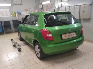 2012 Skoda Fabia II Рестайлинг, зелёный, 620000 рублей, вид 4