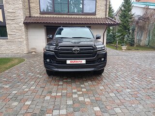 2018 Toyota Land Cruiser 200 Series Рестайлинг 2, чёрный, 7500000 рублей, вид 2
