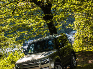 2021 Land Rover Defender 90 II, зелёный, 4500000 рублей, вид 3