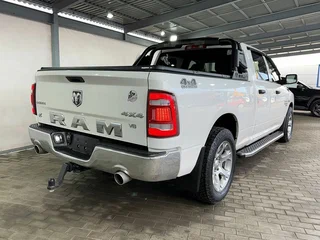 2022 Ram 1500 Crew Cab IV (DS/DJ), белый, 4350000 рублей, вид 5