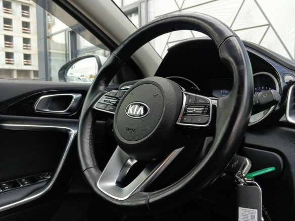 2018 Kia Ceed III, серебристый, 1589000 рублей - вид 27