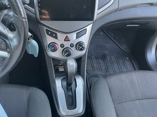 2013 Chevrolet Aveo II, чёрный, 830000 рублей, вид 5