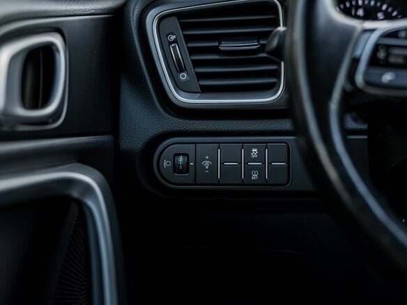 2021 Kia Ceed III, серый, 1688000 рублей - вид 11