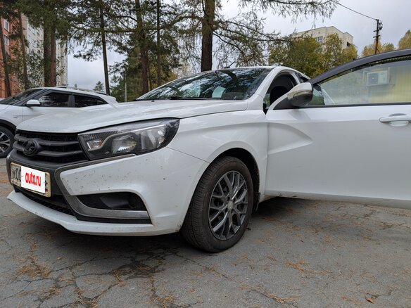 2018 Lada (ВАЗ) Vesta I, белый, 870000 рублей - вид 1