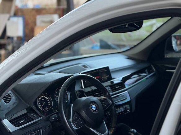 2020 BMW X1 18d xDrive II (F48) Рестайлинг, белый, 2550000 рублей - вид 15