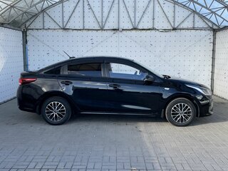 2018 Kia Rio IV, чёрный, 1320000 рублей, вид 4
