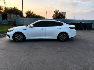 2019 Kia Optima IV Рестайлинг, белый, 2100000 рублей, вид 3