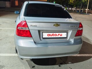 2008 Chevrolet Aveo I Рестайлинг, серебристый, 410000 рублей, вид 3