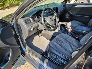 2015 Volkswagen Jetta VI Рестайлинг, серый, 1520000 рублей, вид 4
