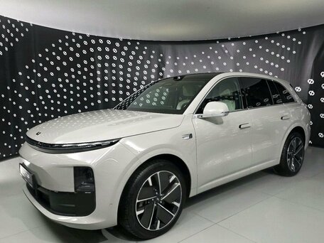 Li Auto (Lixiang) L6 I