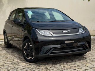 2024 BYD Dolphin 44.9 kWh I, чёрный, 1640002 рублей, вид 1